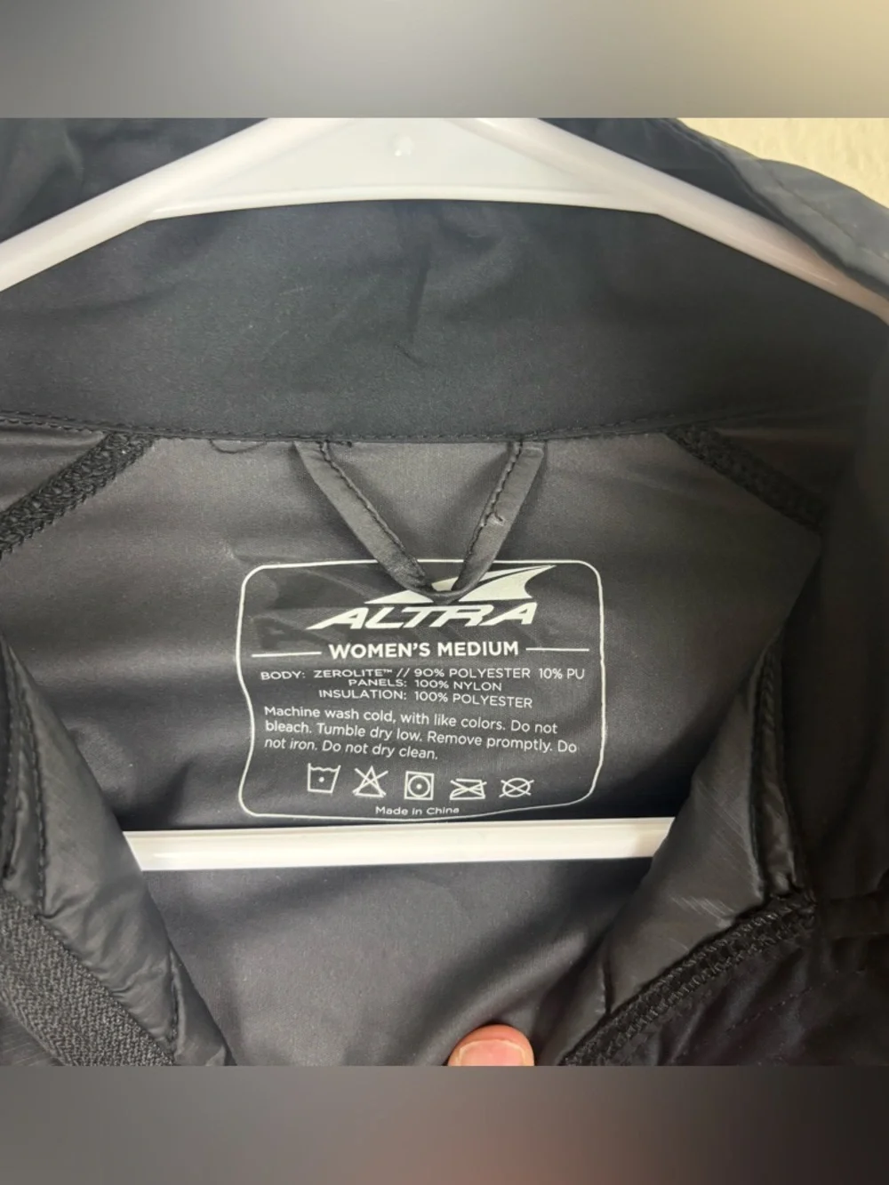 Altra Jacket Women’s Size M Zoned Heat ZeroLite Black Quilted Running Jacket